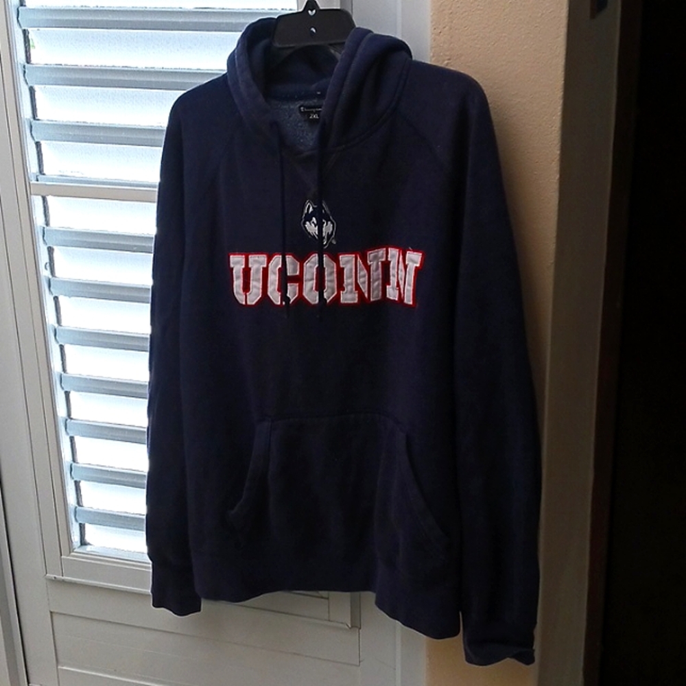 Champion UCONN Hoodie XXL